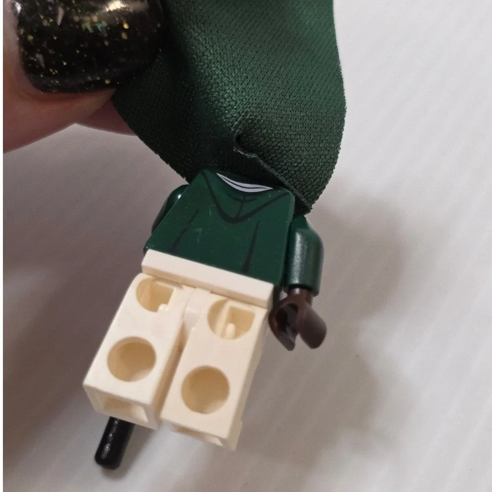 LEGO‎ Harry Potter Slytherin Student Minifigure Cape Broom